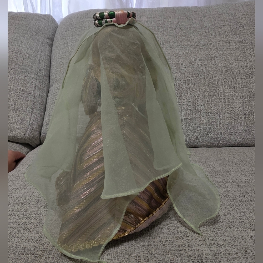 This is a Danbury Mint Storybook porcelain doll. - Picture 4 of 7